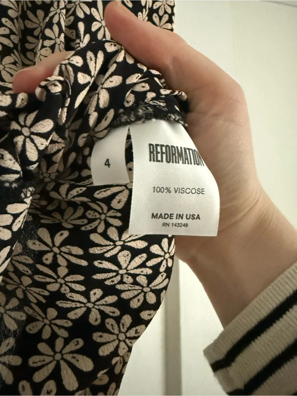 Reformation Ada Button Down Top Size 4 Black and White Floral - Picture 7 of 7